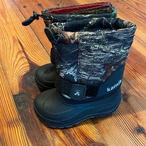 Kamik Kids Boots in Black and Camouflage
